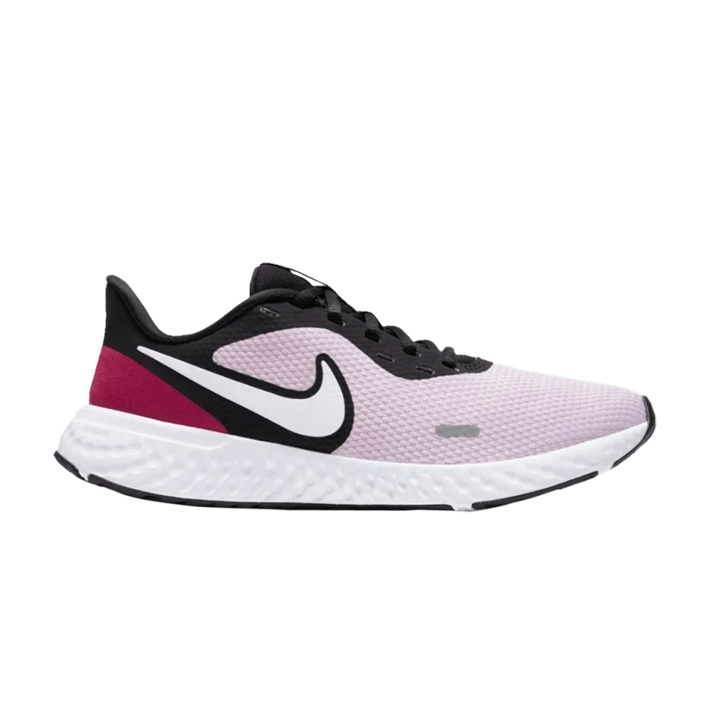 Krossovki-Nike-Wmns-Revolution-5-Valentines-Day