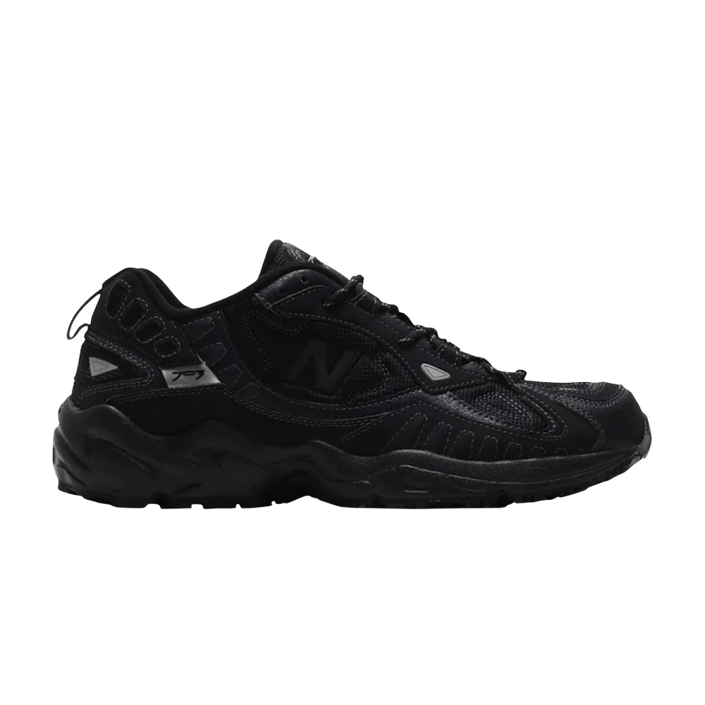 Krossovki-New-Balance-703-Triple-Black