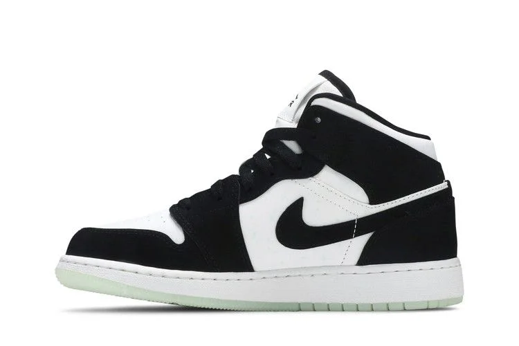 Кроссовки Air Jordan 1 Mid SE GS 'Glow in the Dark Panda'