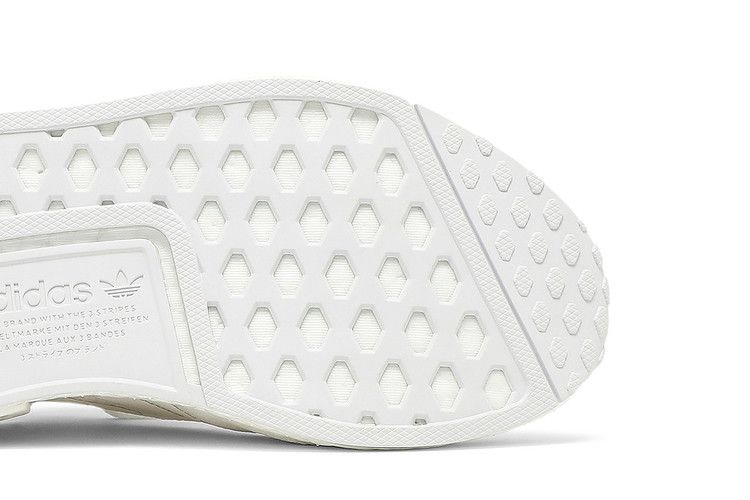 wmns-nmd_r1-cloud-white-h01903_04