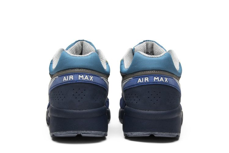 air-classic-bw-st-stash-307253-401_05