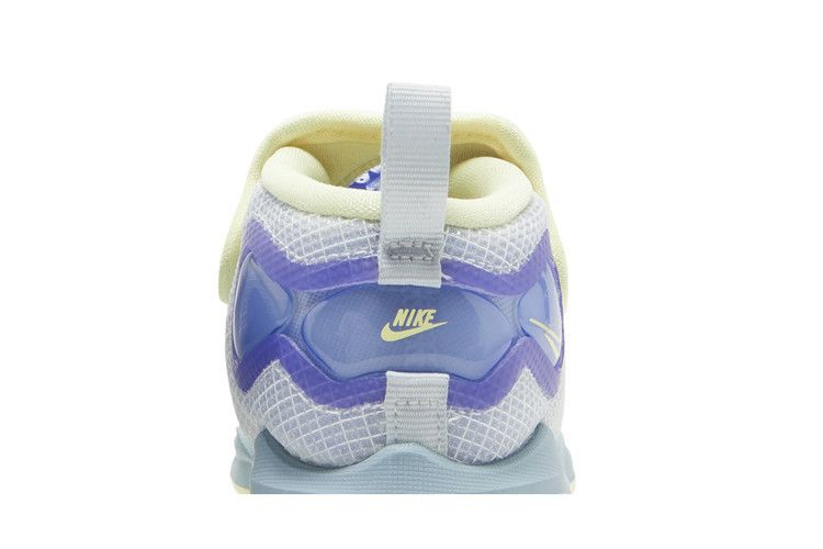 Кроссовки Nike LeBron 19 TD 'Easter'