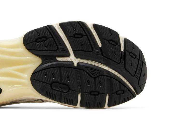 gt-2160-white-black-1203a275-104_04