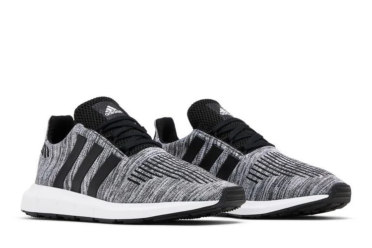Krossovki-adidas-Swift-Run-1.0-Big-Kid-Black-White-7