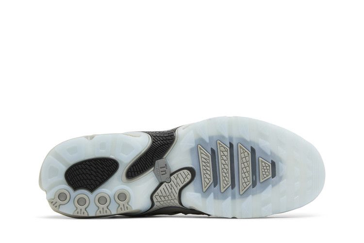 air-max-plus-drift-light-smoke-grey-fd4290-002_03