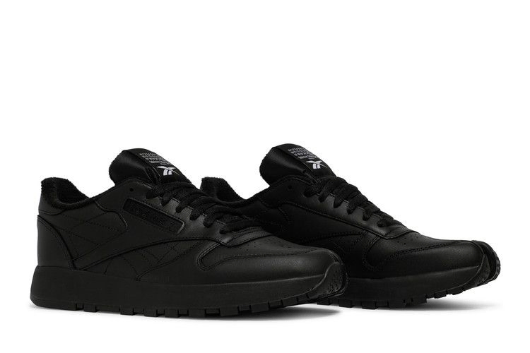 maison-margiela-x-classic-leather-tabi-black-h04864_07