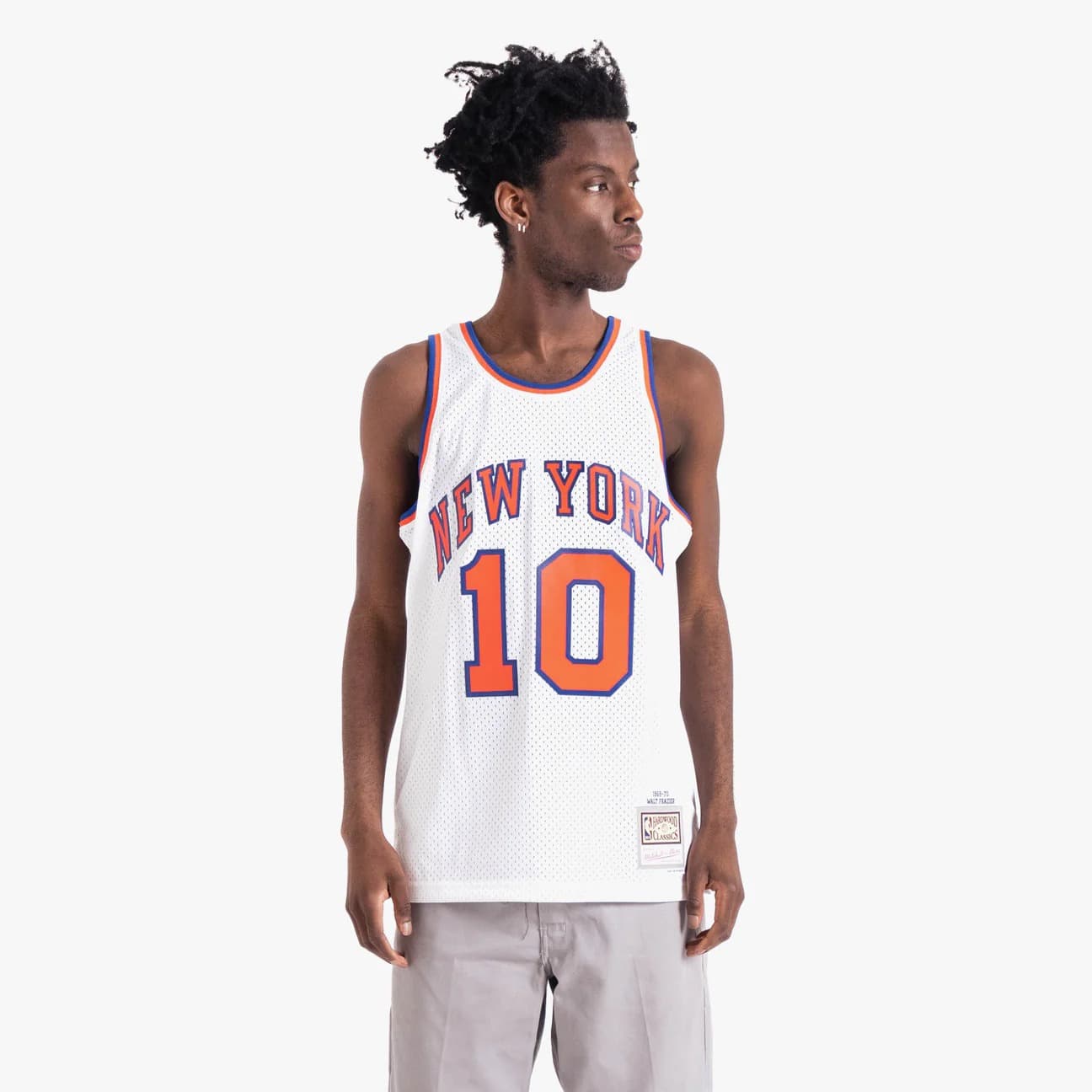 1969-70-New-York-Knicks-Walt-Frazier-10-Swingman-Hardwood-Classics-White-Jersey-1