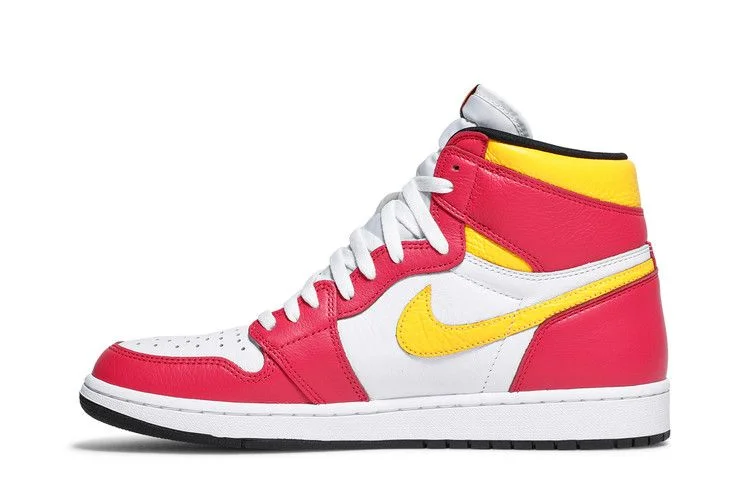 Кроссовки Air Jordan 1 Retro High OG 'Light Fusion Red'