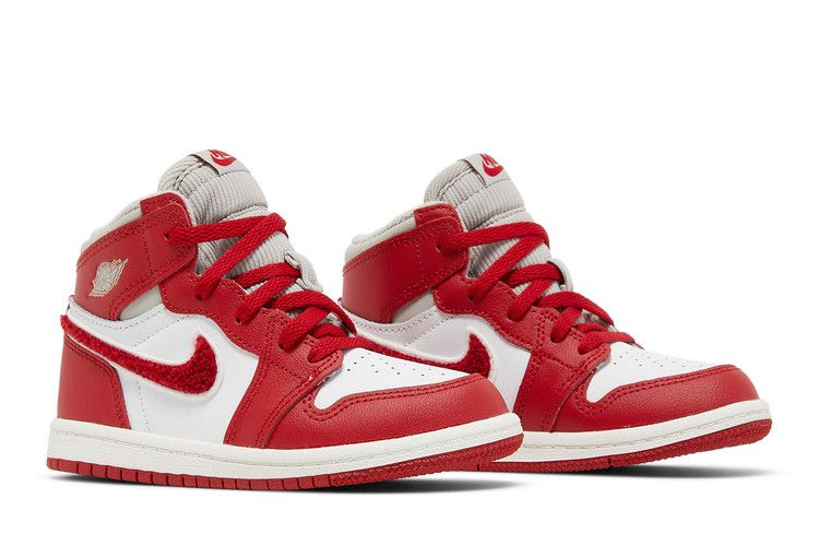 air-jordan-1-retro-high-og-td-newstalgia-chenille-cu0450-061_07