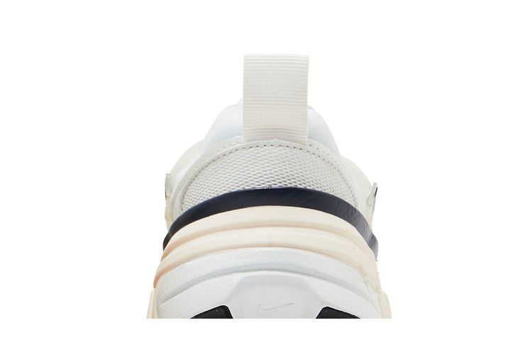 Кроссовки Nike Wmns V2K Run 'Platinum Tint Guava Ice'