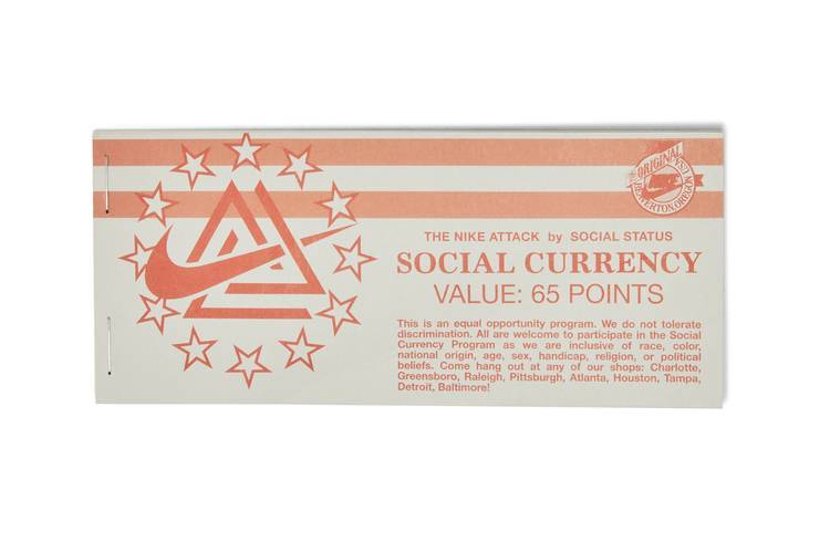 social-status-x-mac-attack-sp-silver-linings-with-social-currency-stamp-booklet-dz4636-101-booklet_08