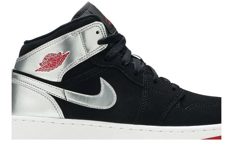 Krossovki-Air-Jordan-1-Retro-Mid-GS-Johnny-Kilroy-1