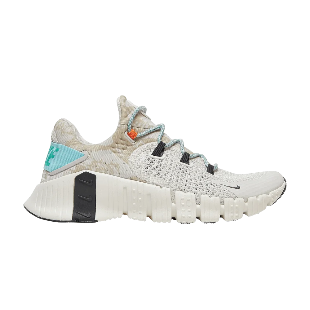 Krossovki-Nike-Wmns-Free-Metcon-4-Platinum-Tint-Copa