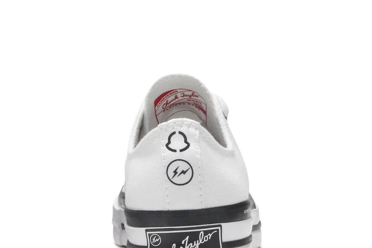 Krossovki-Fragment-Design-x-Moncler-x-Converse-Chuck-70-Low-White-6