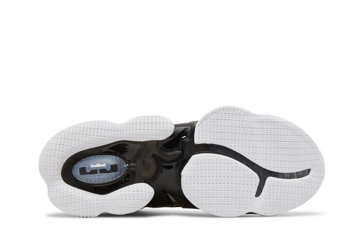 Кроссовки Nike LeBron 19