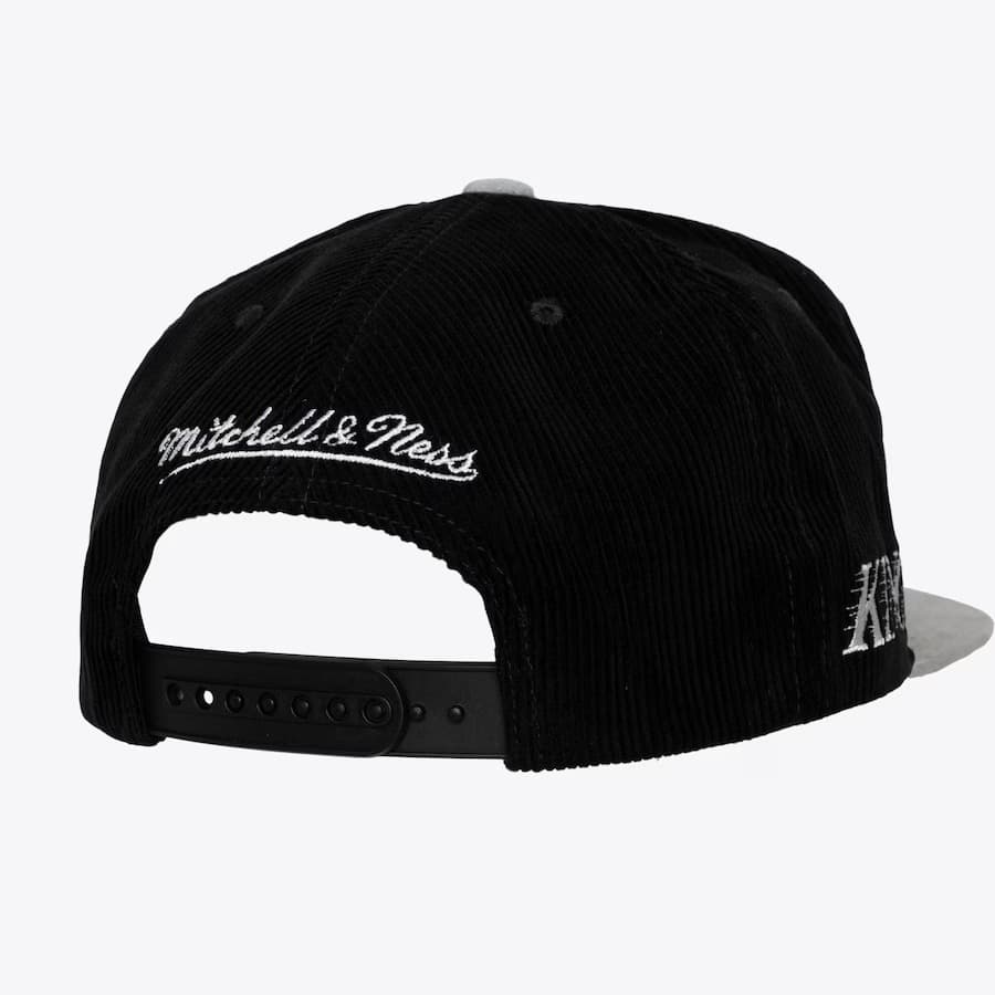 Бейсболка Mitchell & Ness Black Silver Los Angeles Kings Vintage Sueduroy Snapback Hat