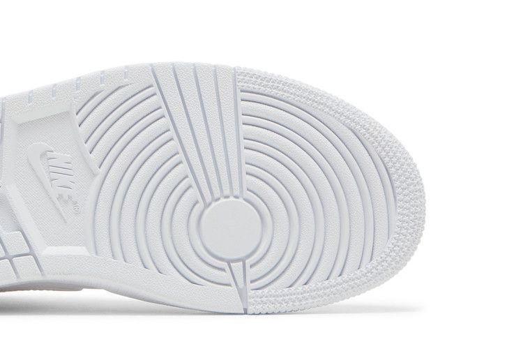 Кроссовки Wmns Air Jordan Mid 'Triple White' 2022