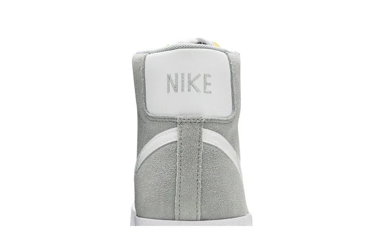 Кроссовки Nike Blazer Mid '77 Suede 'Light Smoke Grey'
