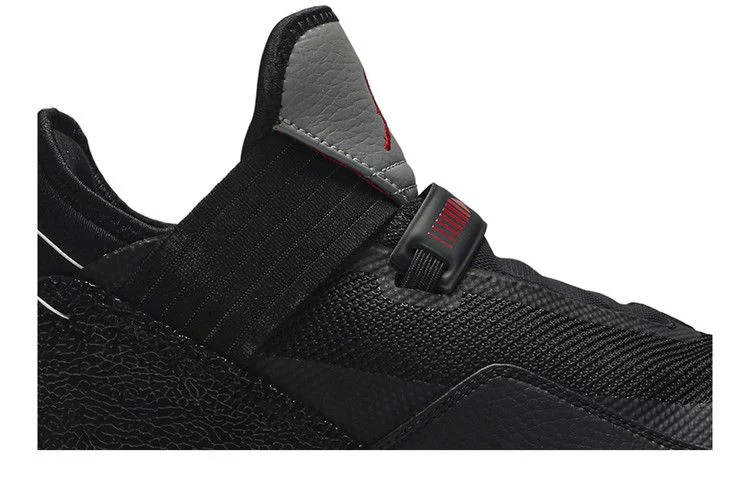 Krossovki-Air-Jordan-33-SE-Black-Cement-1