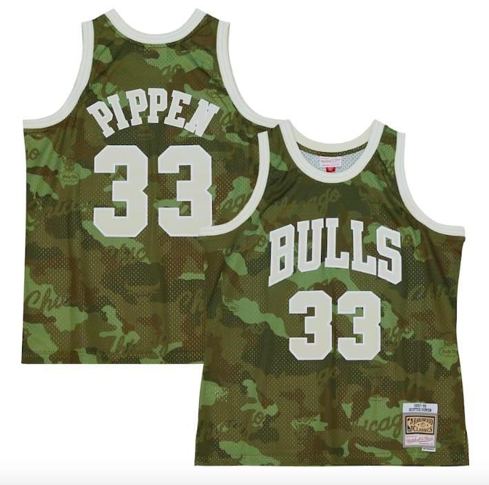 Баскетбольная джерси 1997-98 Chicago Bulls #33 Scottie Pippen Mitchell & Ness Ghost Green Camo Jersey