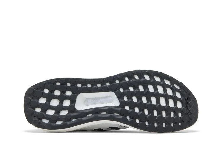 Krossovki-adidas-UltraBoost-1.0-White-Black-3
