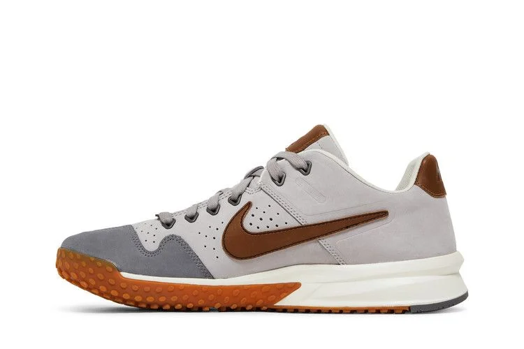 Krossovki-Nike-Baseballism-x-Alpha-Huarache-Flag-Turf-2-Atmosphere-Grey-2