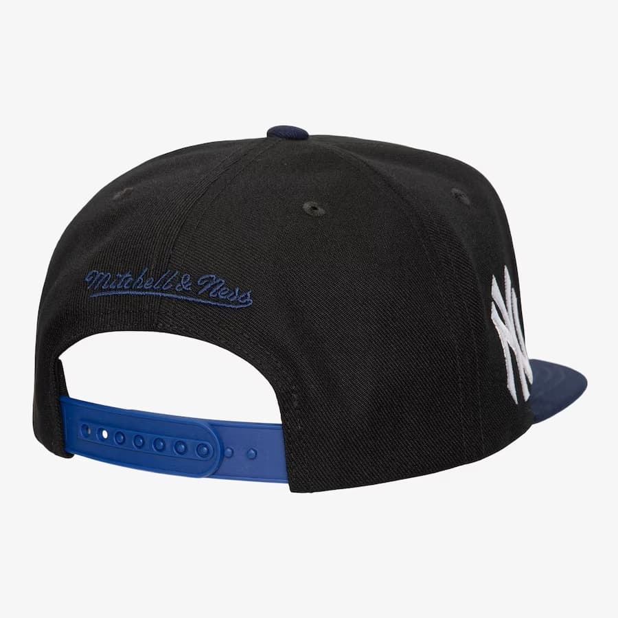 Бейсболка Mitchell & Ness Black New York Yankees Big Mouth Snapback Hat