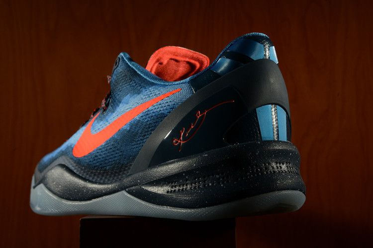 kobe-8-system-555035-401_03