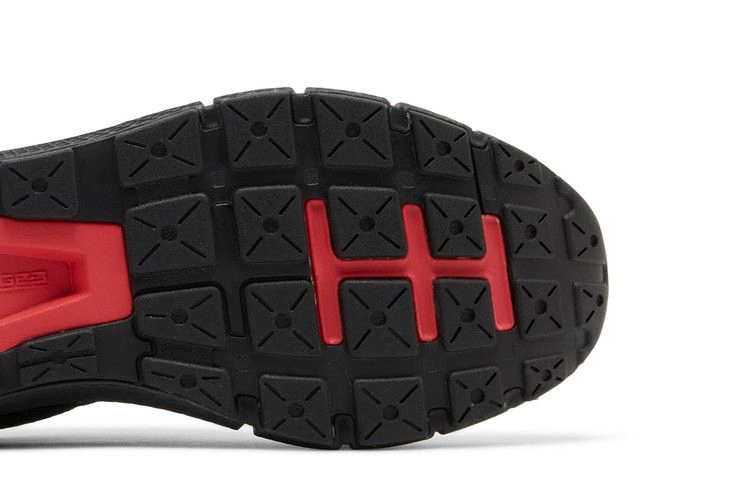 Кроссовки Under Armour Charged Rogue 2.5 'Bred'