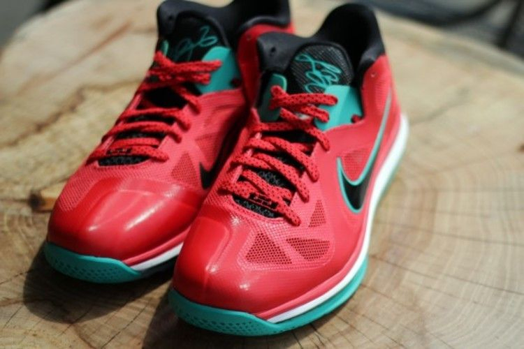 Кроссовки Nike LeBron 9 Low 'Liverpool'