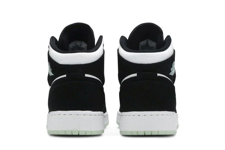 Кроссовки Air Jordan 1 Mid SE GS 'Glow in the Dark Panda'