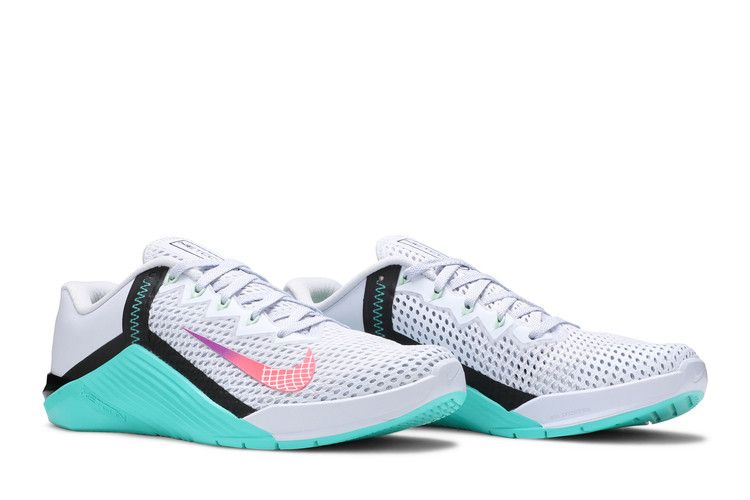 wmns-metcon-6-football-grey-jade-at3160-020_07