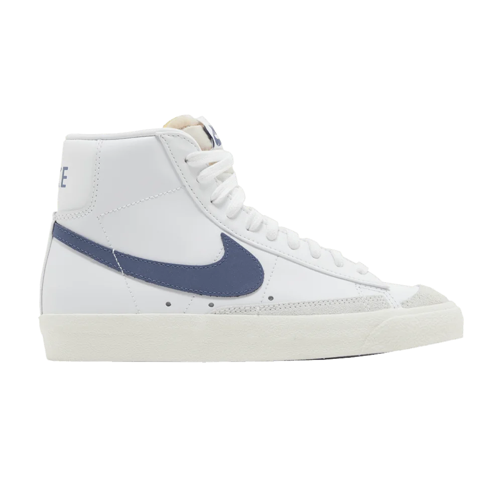 Krossovki-Nike-Wmns-Blazer-Mid-77-White-Diffused-Blue