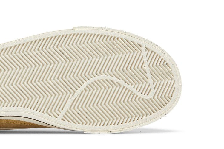 nikecourt-legacy-canvas-next-nature-wheat-grass-sail-dv0516-700_04