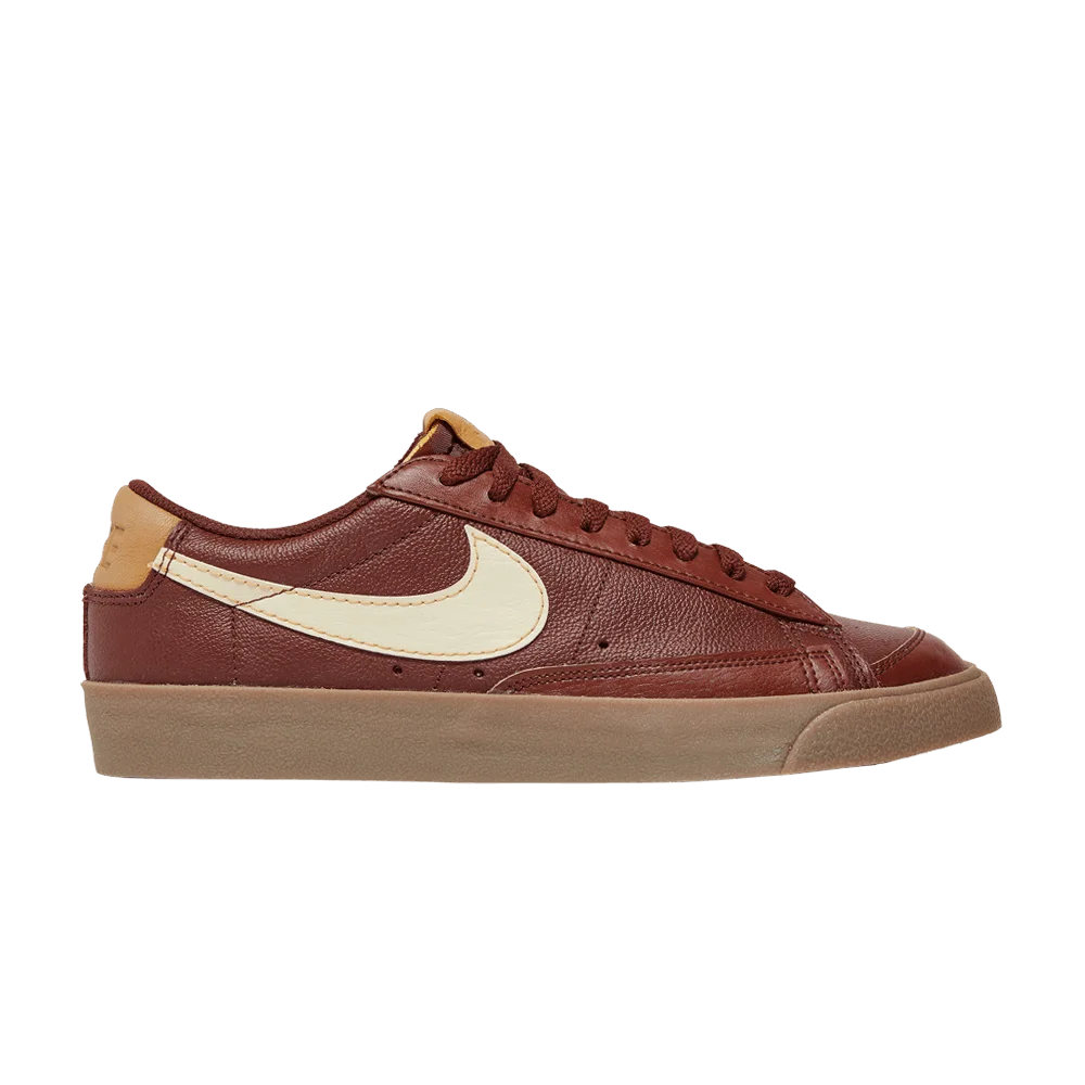 Krossovki-Nike-Blazer-Low-77-EMB-Inspected-By-Swoosh