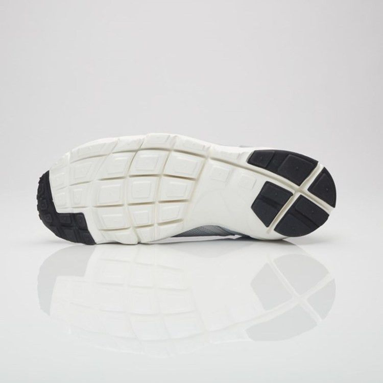 air-footscape-nm-852629-003_02
