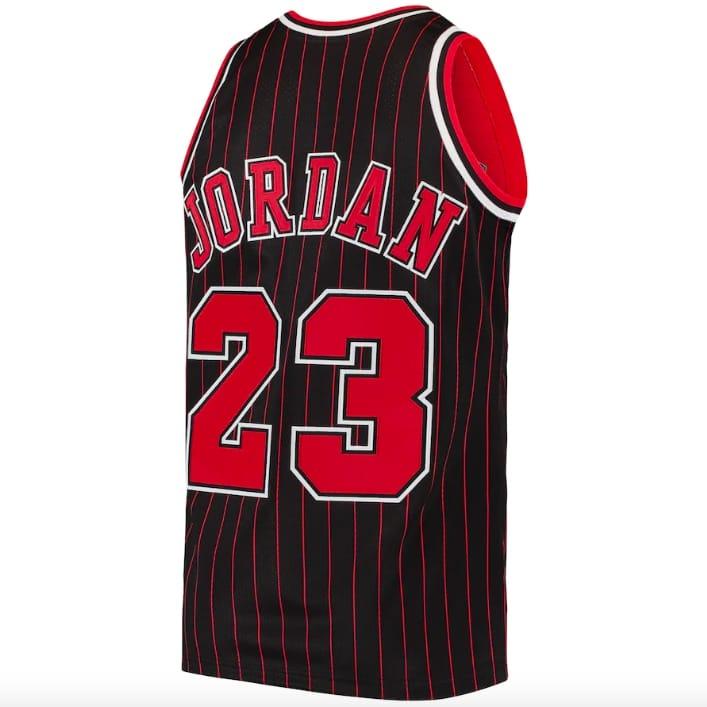 1996-97-Chicago-Bulls-23-Michael-Jordan-Mitchell-Ness-Authentic-Black-Jersey-2