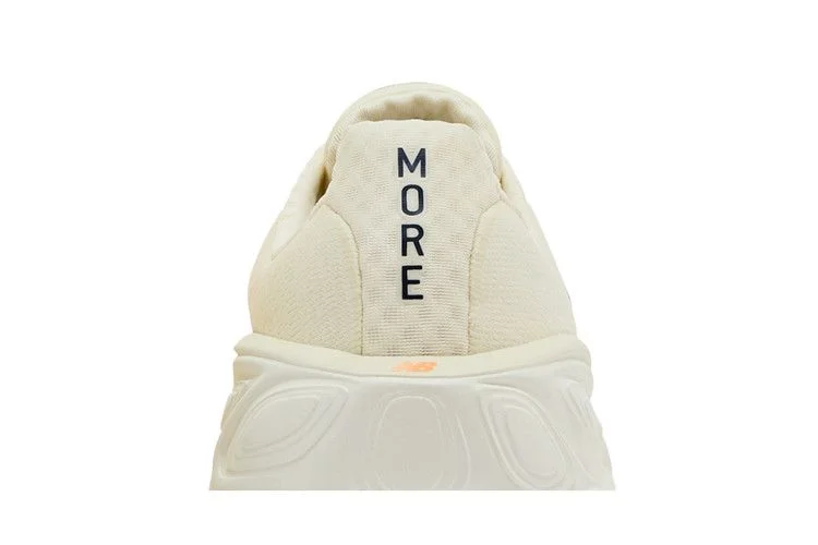 Кроссовки New Balance Fresh Foam X More v5 'Angora Hot Mango'