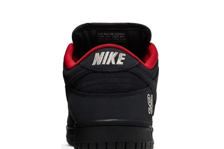 Кроссовки Supreme x Nike Dunk Low SB 'Black'