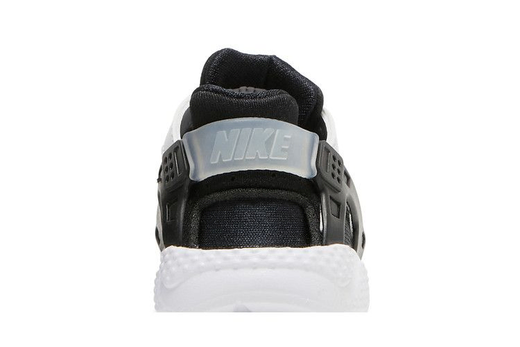 huarache-run-td-black-white-704950-040_06