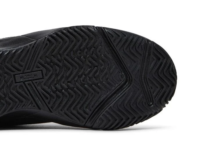 Krossovki-Nike-LeBron-Soldier-13-BP-4