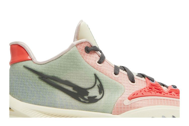 kyrie-low-4-ep-pale-coral-cz0105-800_01
