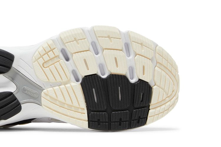 wmns-astir-white-black-gy9549_04