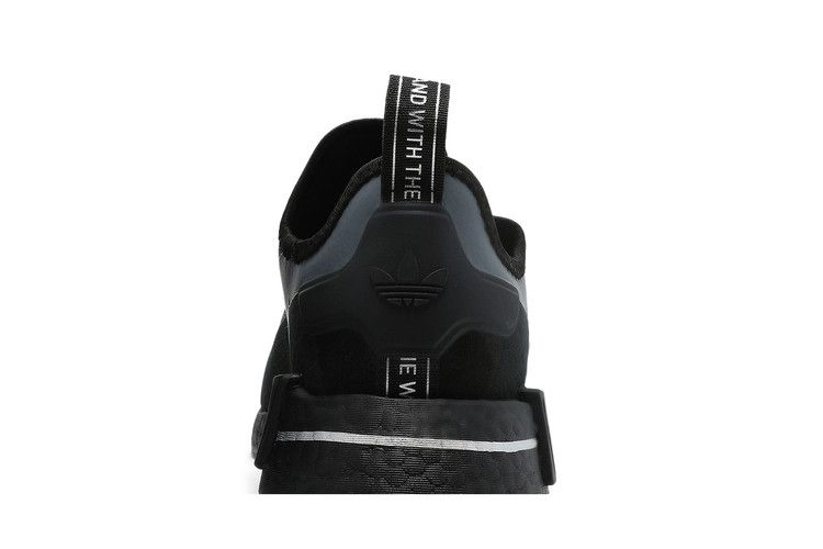 nmd_r1-black-carbon-gz7946_06