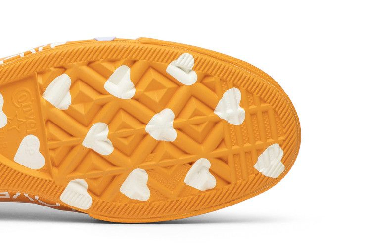 wmns-chuck-70-low-love-graphic-cream-563474c_04