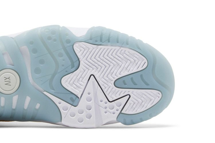 wmns-jumpman-two-trey-white-metallic-gold-dr9631-107_04