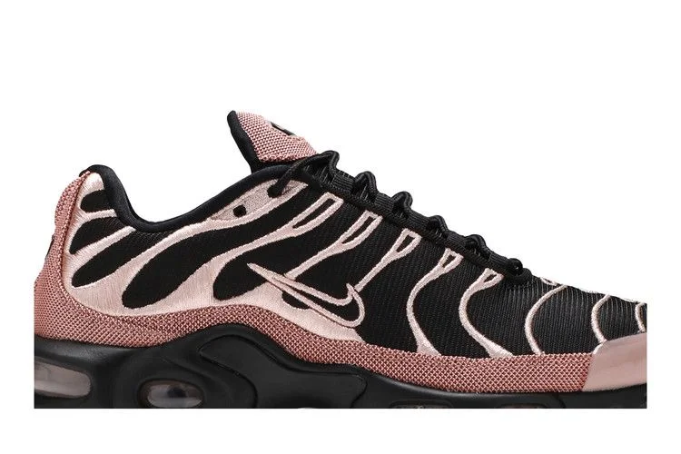 Krossovki-Nike-Wmns-Air-Max-Plus-Premium-Black-Rose-Gold-1