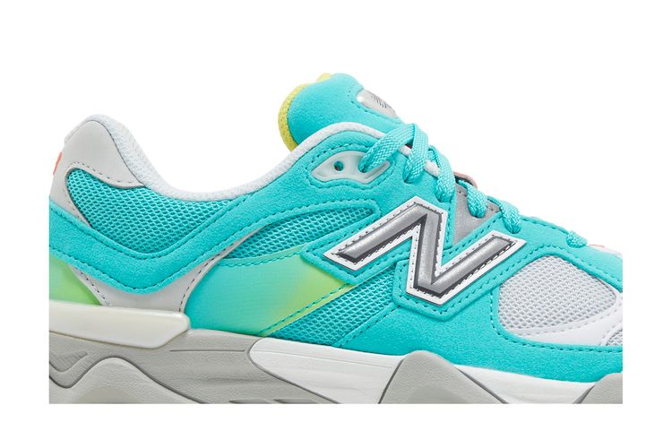 9060-big-kid-cyan-burst-dtlr-exclusive-gc9060db_01