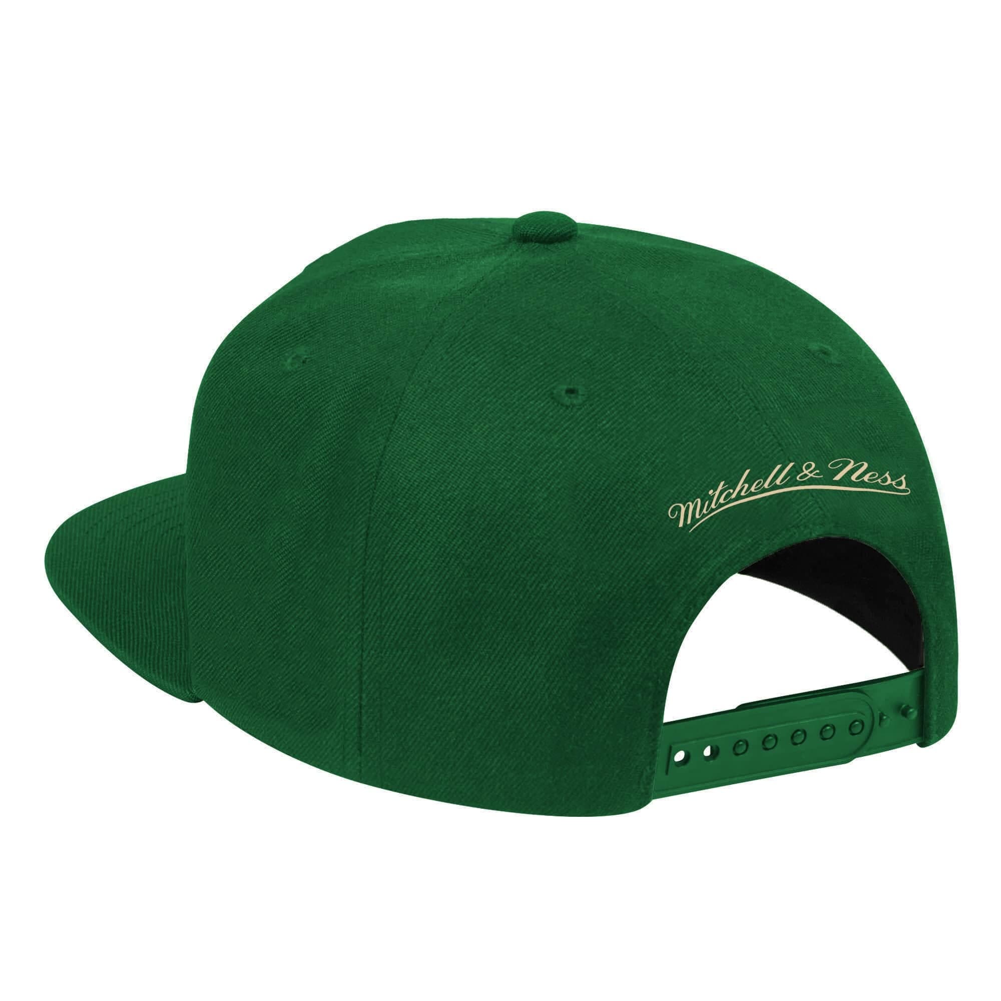 Бейсболка Mitchell & Ness Tapestry Snapback Milwaukee Bucks Hat