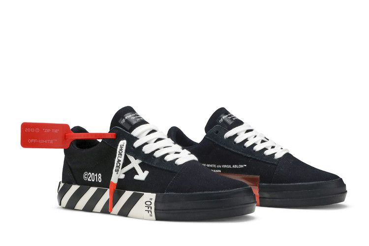 off-white-wmns-vulc-low-top-black-owia146r19800016-1000_07